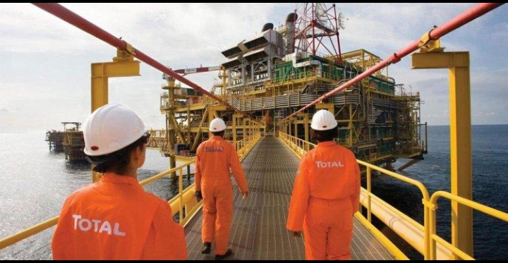 ANGOLA : TOTALENERGIES ANNONCE UNE NOUVELLE DÉCOUVERTE PÉTROLIÈRE ET RENFORCE SES INVESTISSEMENTS