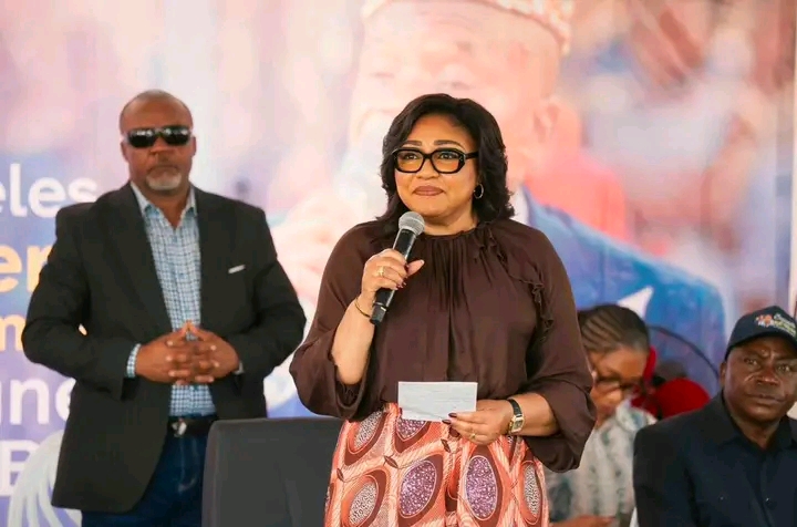 KASAÏ-CENTRAL : DENISE NYAKERU SENSIBILISE LES CHEFS COUTUMIERS SUR LA PROTECTION DES FEMMES